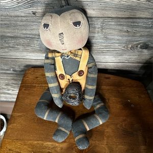 Primitive 15 “ bee